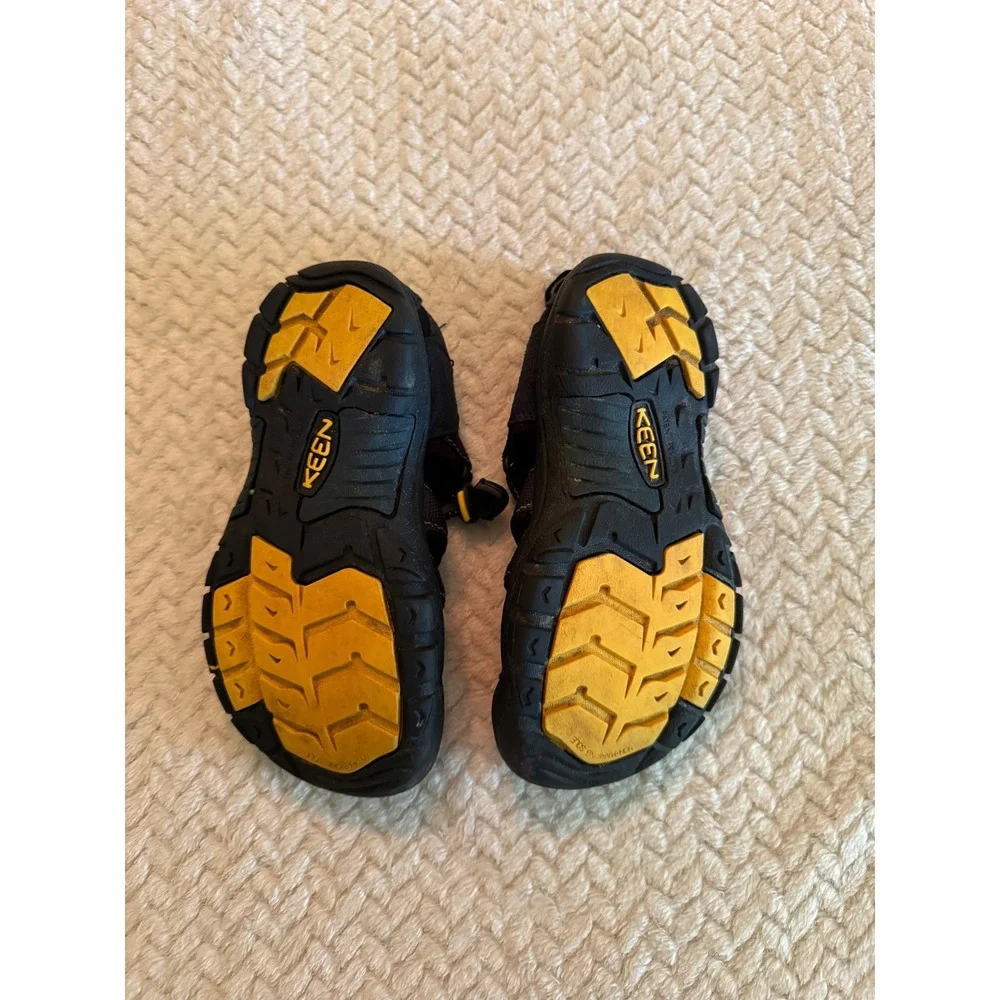 KEEN Newport H2 Kids Waterproof Sandals Black Yellow Size 1 US 13 UK 32 EU
